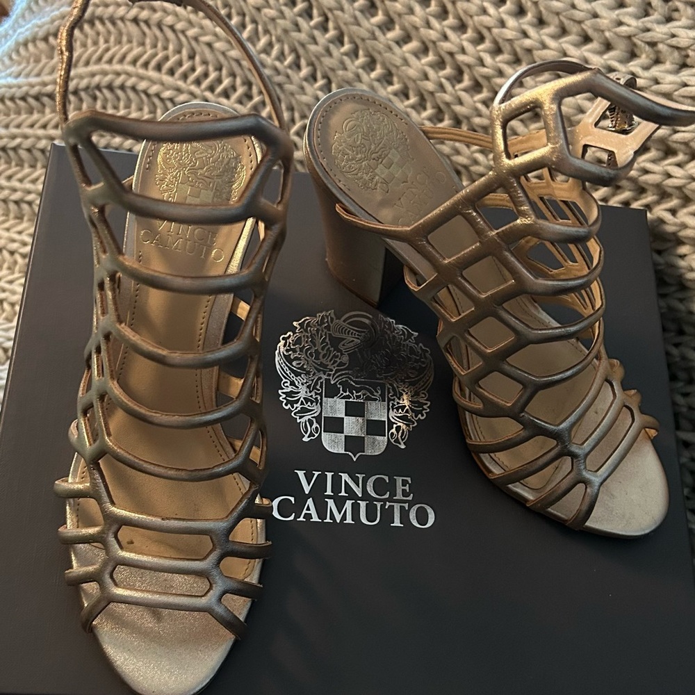 💛 AUTHENTIC VINCE CAMUTO HEELS
